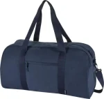 Sporta soma Recanvas Duffel sporta zāles garderobē.