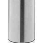 Sāls un piparu dzirnaviņas